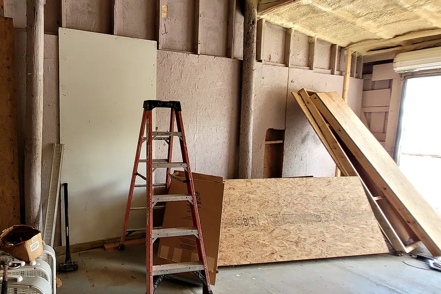 Paint & Sheetrock in North Texas, drywall repair, texture and finish.